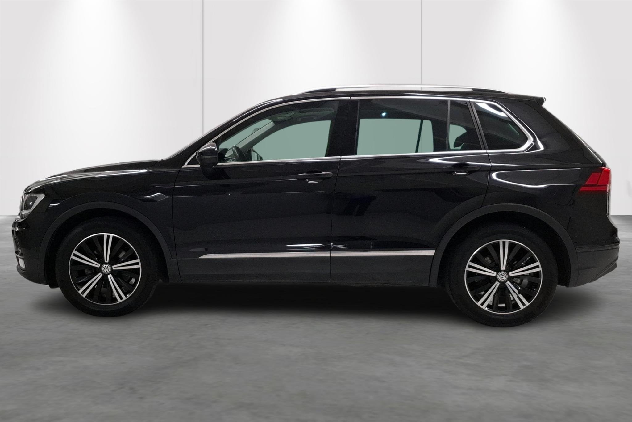 Volkswagen Tiguan 1.4 TSI 92kW Trendline + LEDER - GPS - CRU, Autos, https://public.car-pass.be/vhr/1e20e35a-bffd-4988-9d61-210a0ea9adc5
