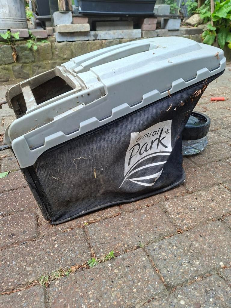 Bac motoculteur et tondeuse Wolf et central park, Tuin en Terras, Ophalen