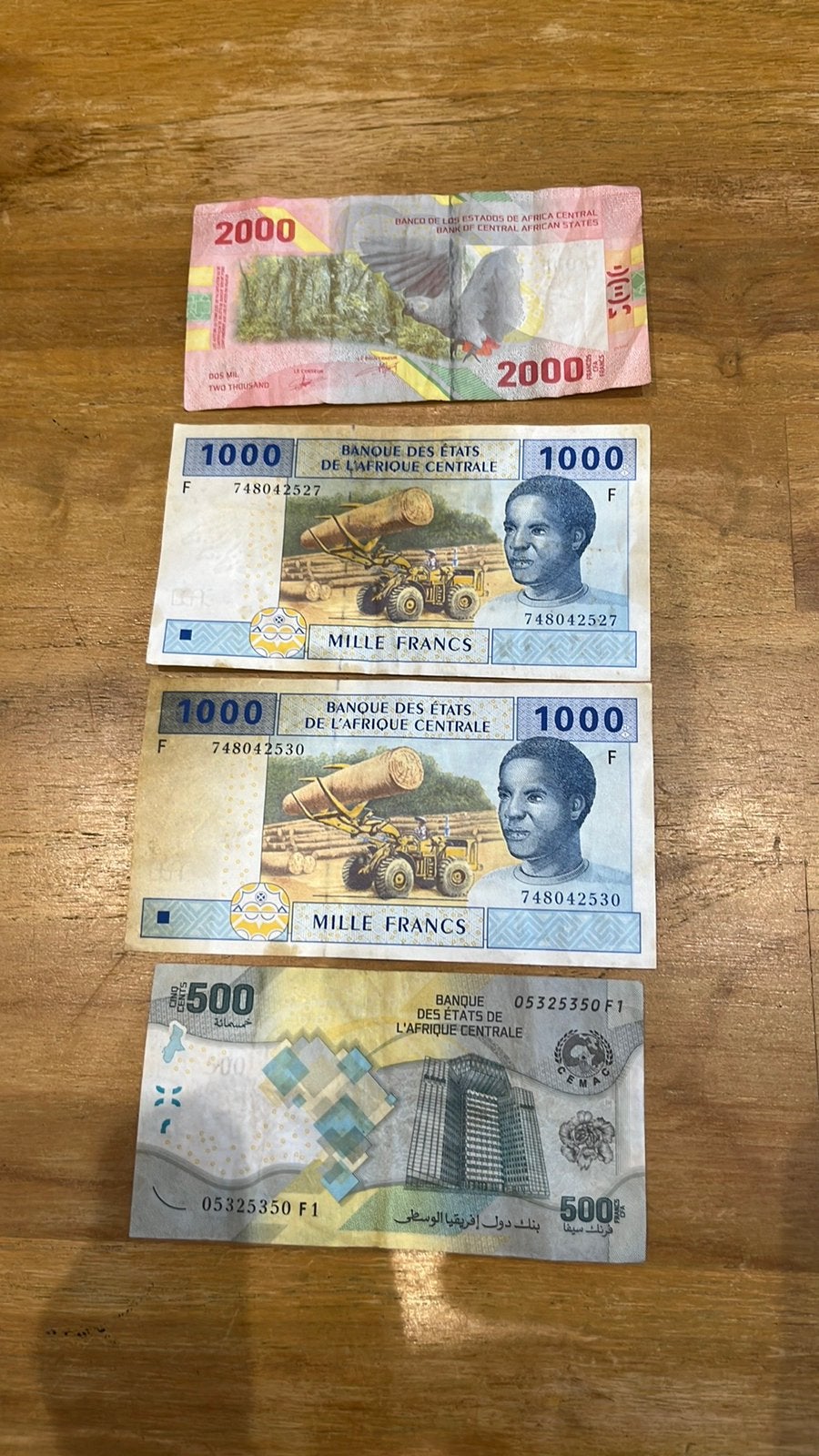 4 billets Banque des états centrales d Afrique CFA, Enlèvement ou Envoi