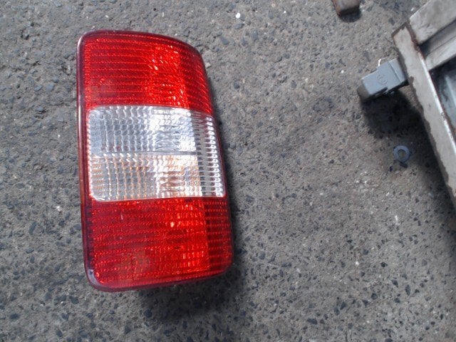 Feu arrière droit Volkswagen Caddy 3 2004-2010 LP/15638, Enlèvement, Utilisé, Volkswagen