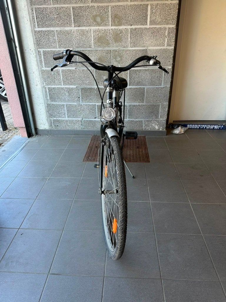 Vélo noir femme Universal, Enlèvement, Utilisé, Autres marques