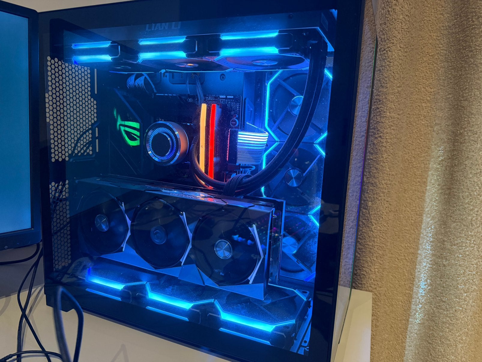 Lian Li BI 4080 ROG Strix i9 -14900KF + KB&M + Monitor, Computers en Software, Desktop Pc's, Ophalen, Zo goed als nieuw, Gaming