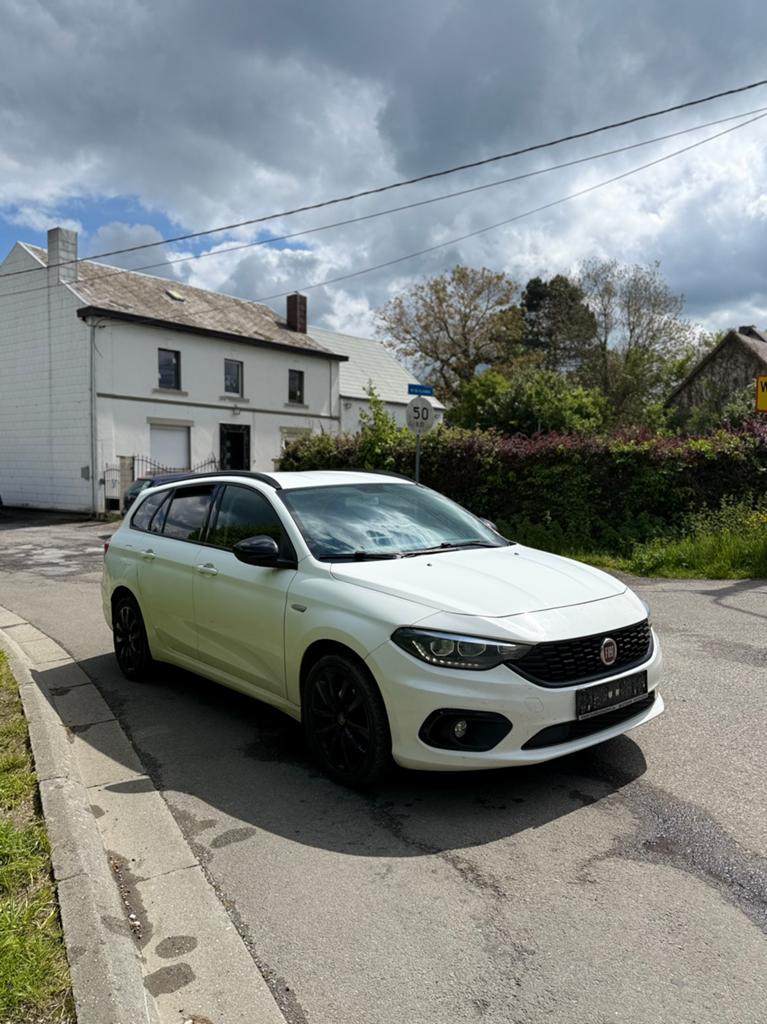 Fiat Tipo 1,6 D 2018/euro6b 1er propriétaire, Achat, Euro 6, Entreprise, Noir