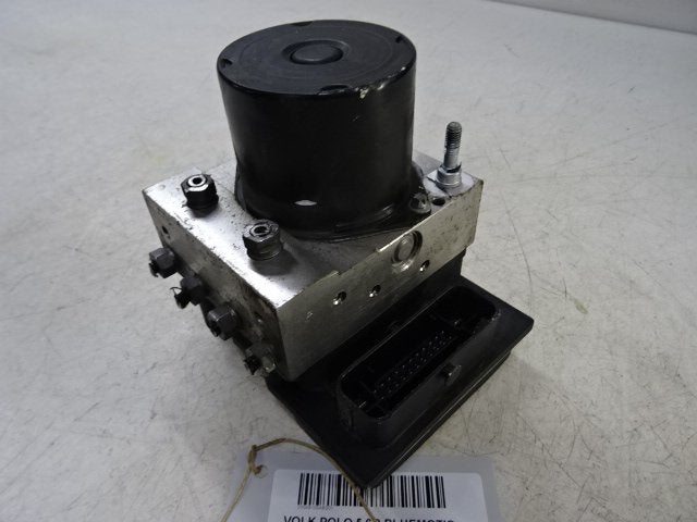 ABS POMP Volkswagen Polo V (6R) (6R0907379AF), Gebruikt, Volkswagen, Volkswagen AG, Kundenbetreuung@volkswagen.de