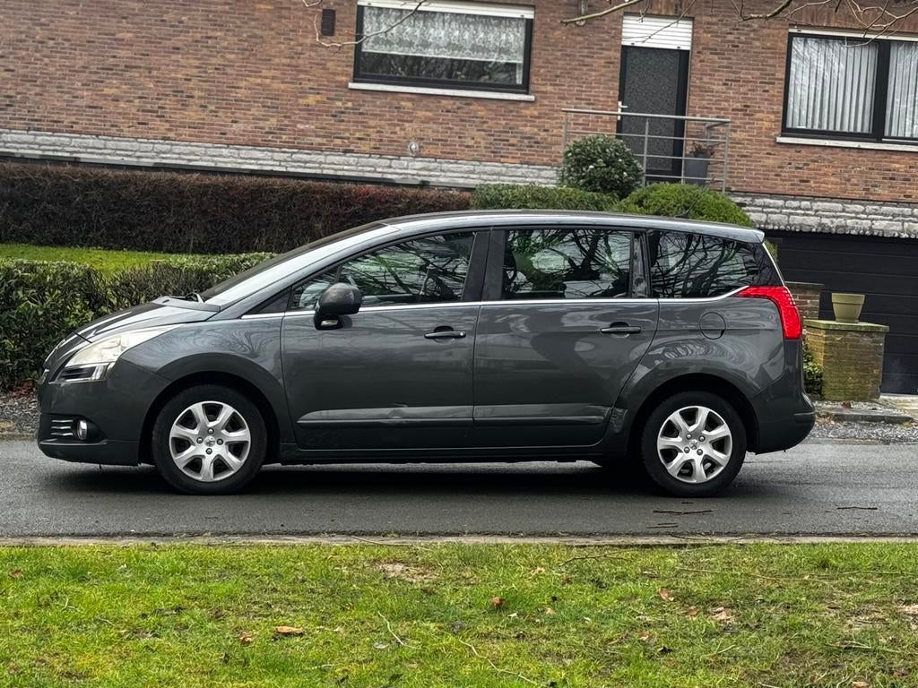 Peugeot 5008 – 7 Places – Diesel – Année 2013, Auto's, Euro 5, Monovolume, Bedrijf, Zilver of Grijs