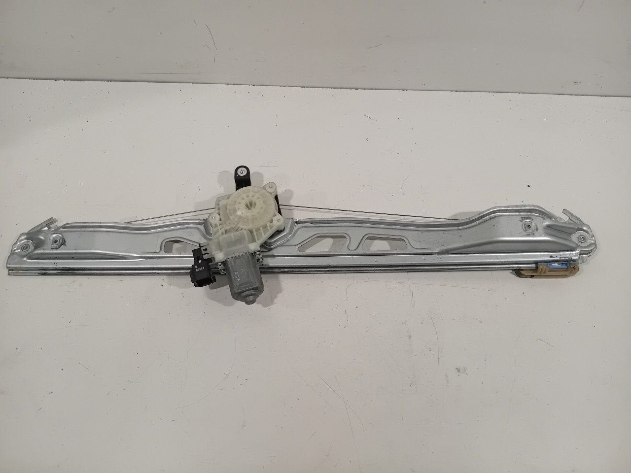 Raammechaniek elektrisch links voor Ford Transit, Onderdelen@venauto.nl, Van der Ven Autorecycling B.V., Gebruikt, Ettenseweg 76, 4706 PB Roosendaal, The Netherlands