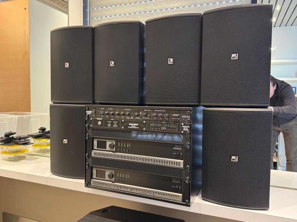 AUDAC professionele geluidsinstallatie 6topK. + sub + verst, Audio, Tv en Foto, Luidsprekerboxen, Ophalen, Zo goed als nieuw, 120 watt of meer