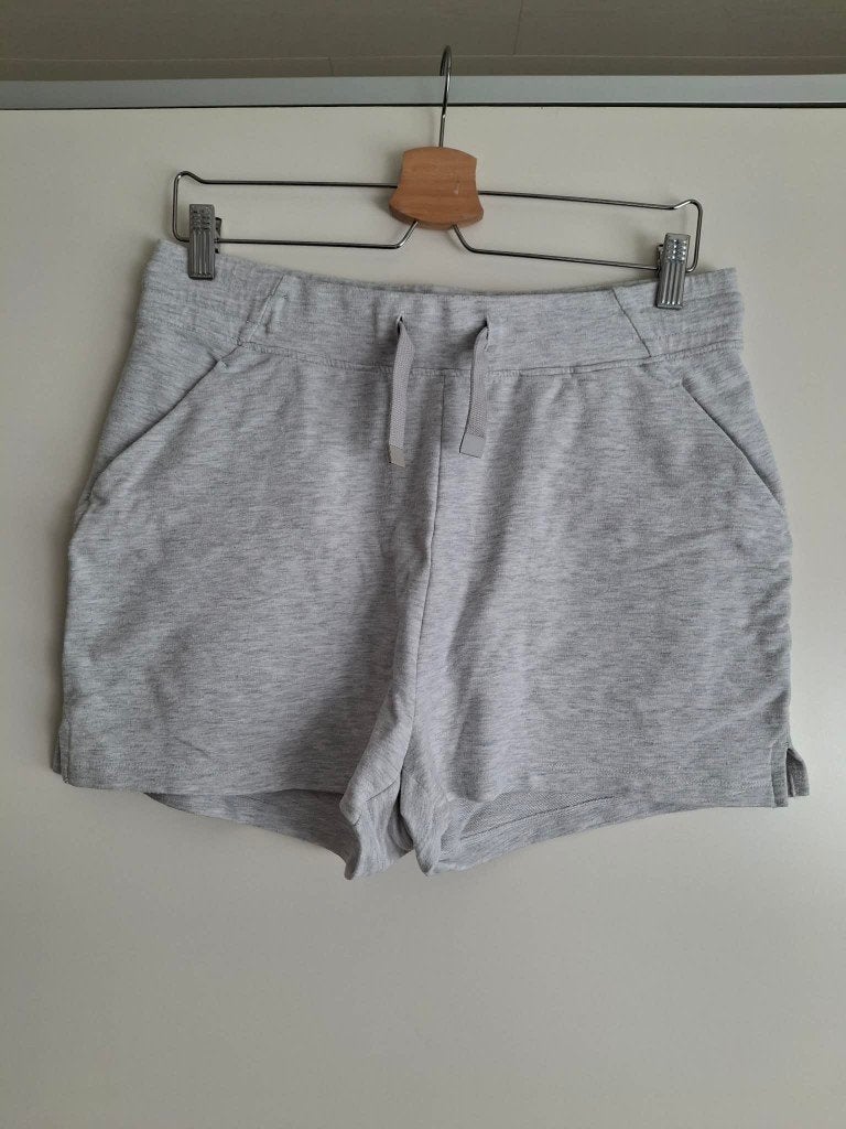 Short dames maat L, Vêtements | Femmes, Taille 42/44 (L), Gris, Enlèvement ou Envoi, Decathlon