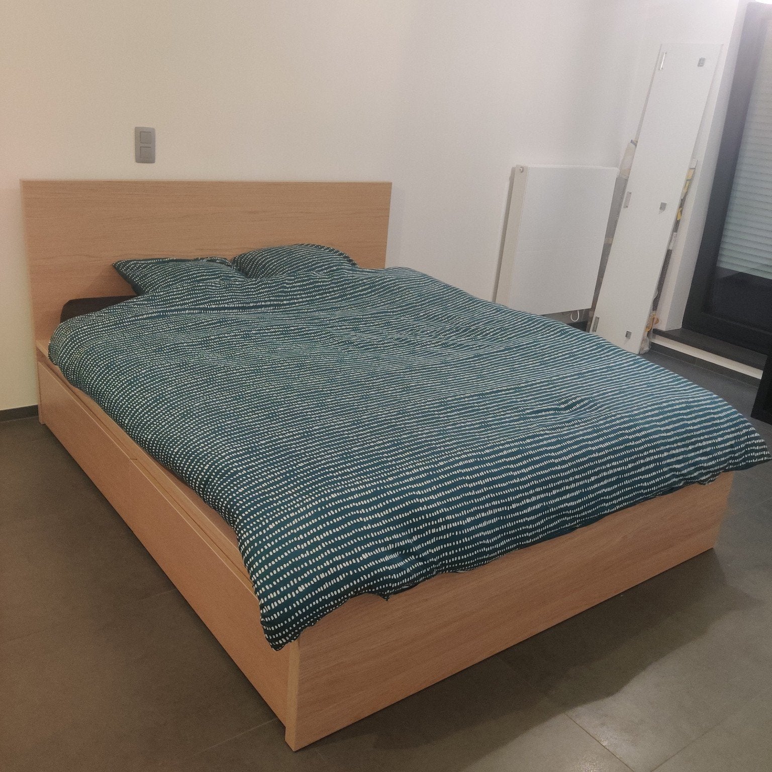 Lit IKEA MALM 160x200 en chêne + 4 tiroirs + 2 sommiers, Maison & Meubles, Chambre à coucher | Chambres à coucher complètes, Enlèvement