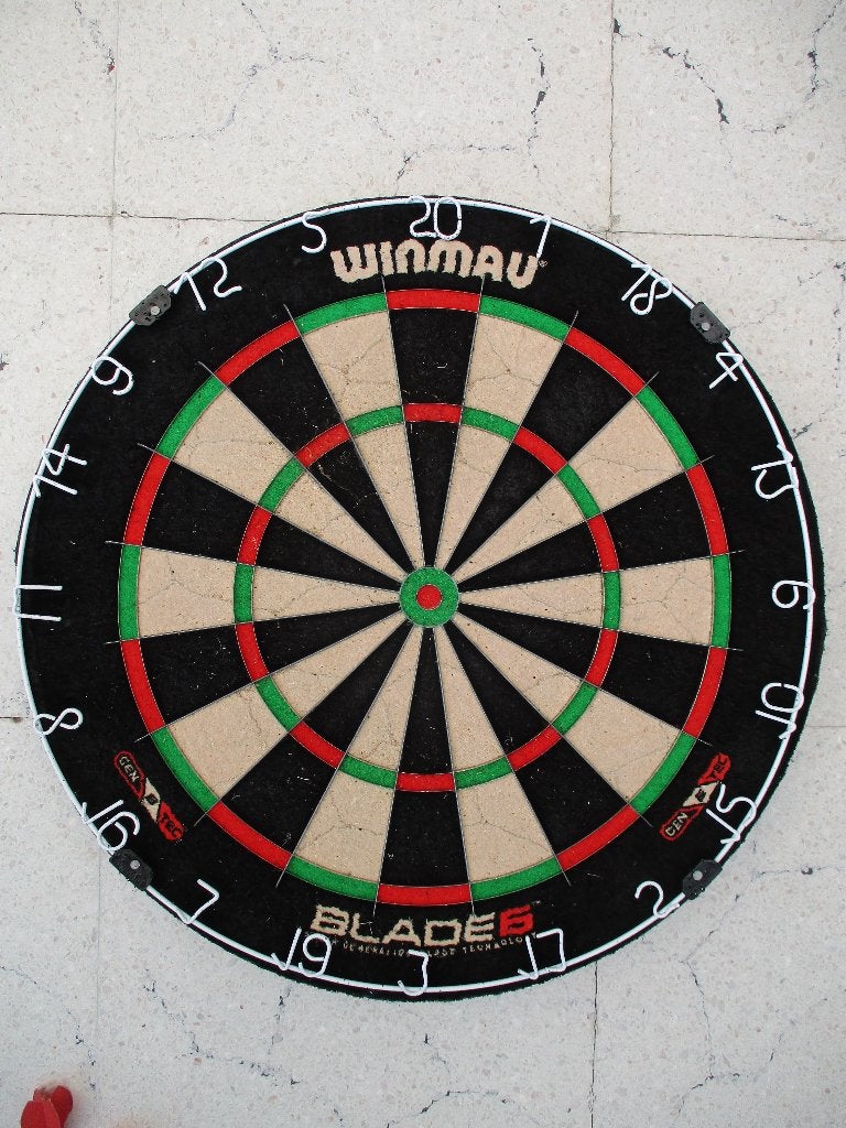 PROFESSIONEEL DARTbord :  WINMAU + 3 kinderpijlen/darts, Ophalen of Verzenden