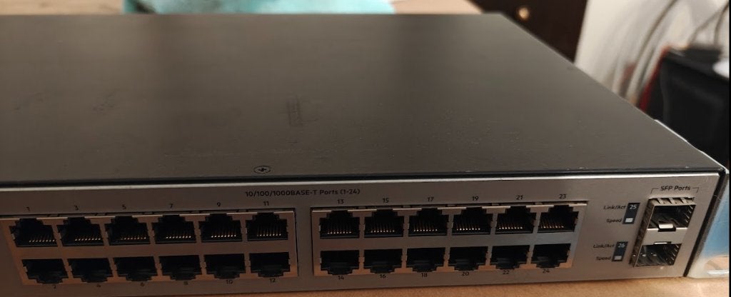 HPE OfficeConnect 1820 24G Smart Managed Switch (J9980A), Enlèvement ou Envoi, Utilisé