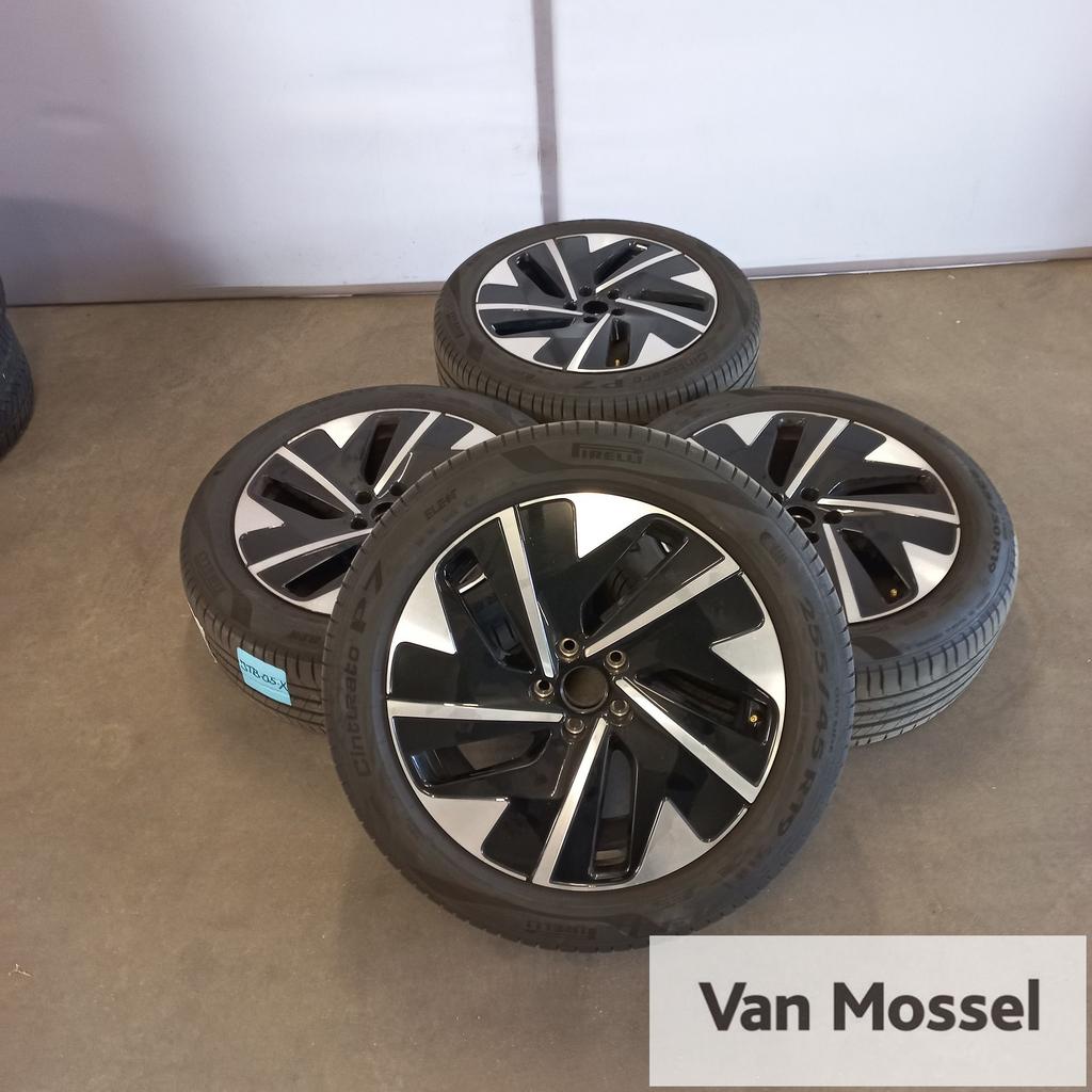 VW ID7 Pirelli Cinturato P7 235/50/R19 - 255/45/R19 99T, Auto-onderdelen, 19 inch, Gebruikt, -, -