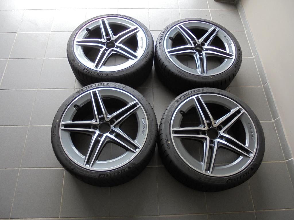 MERCEDES A/CLA 45 S ORIGINELE 19" AMG MICH 245/35/ZR19!!!, Autos : Pièces & Accessoires, 245 mm, Véhicule de tourisme, Pneus été