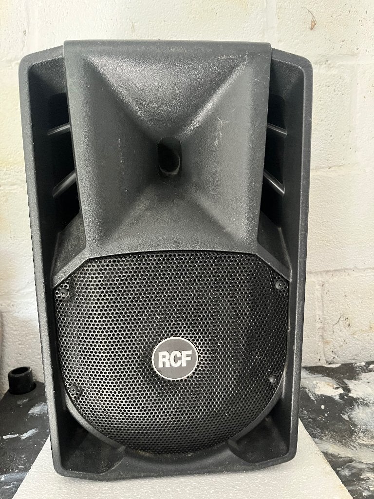 RCF ART 408-A actieve luidspreker — voor reparatie, Gebruikt, Inclusief kabels, Ophalen of Verzenden, Draagbare speaker