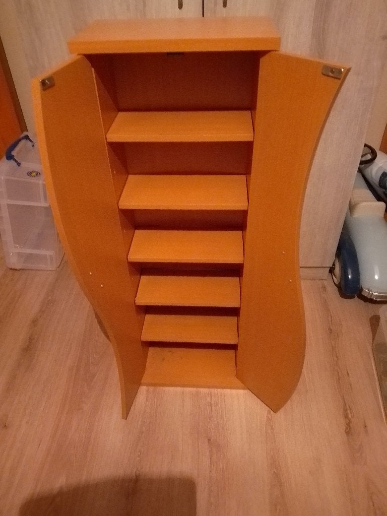 Cd-kastjes, Ophalen, 75 tot 150 discs, Zo goed als nieuw, Cd's