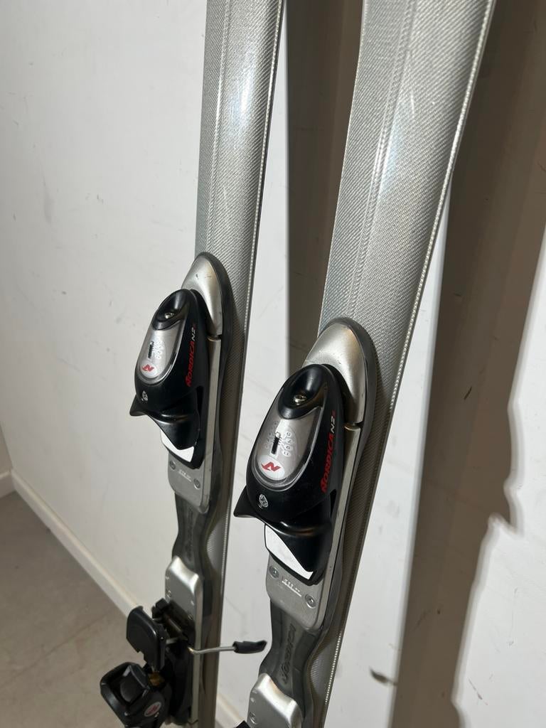 Paar ski's nordica, Ophalen, Zo goed als nieuw, Nordica, Ski's