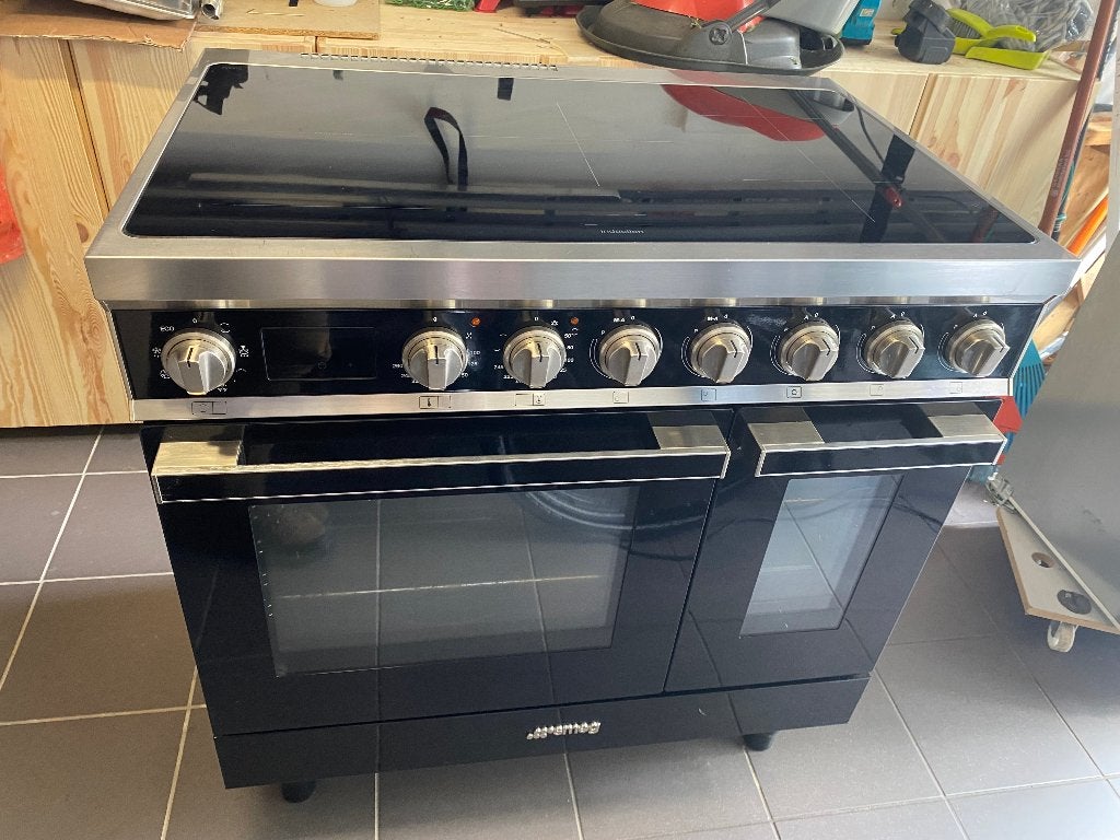 Smeg Inductie Fornuis 11KW met 5 pits kookplaat,dubbele oven, Elektronische apparatuur, Gebruikt, Energieklasse A of zuiniger