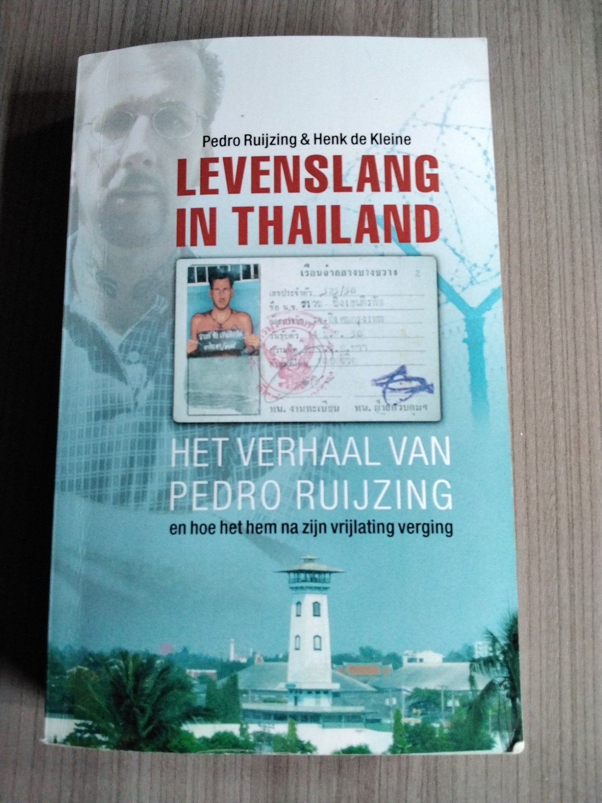 Waargebeurd verhaal boek, Ophalen of Verzenden, Gelezen, Maatschappij en Samenleving