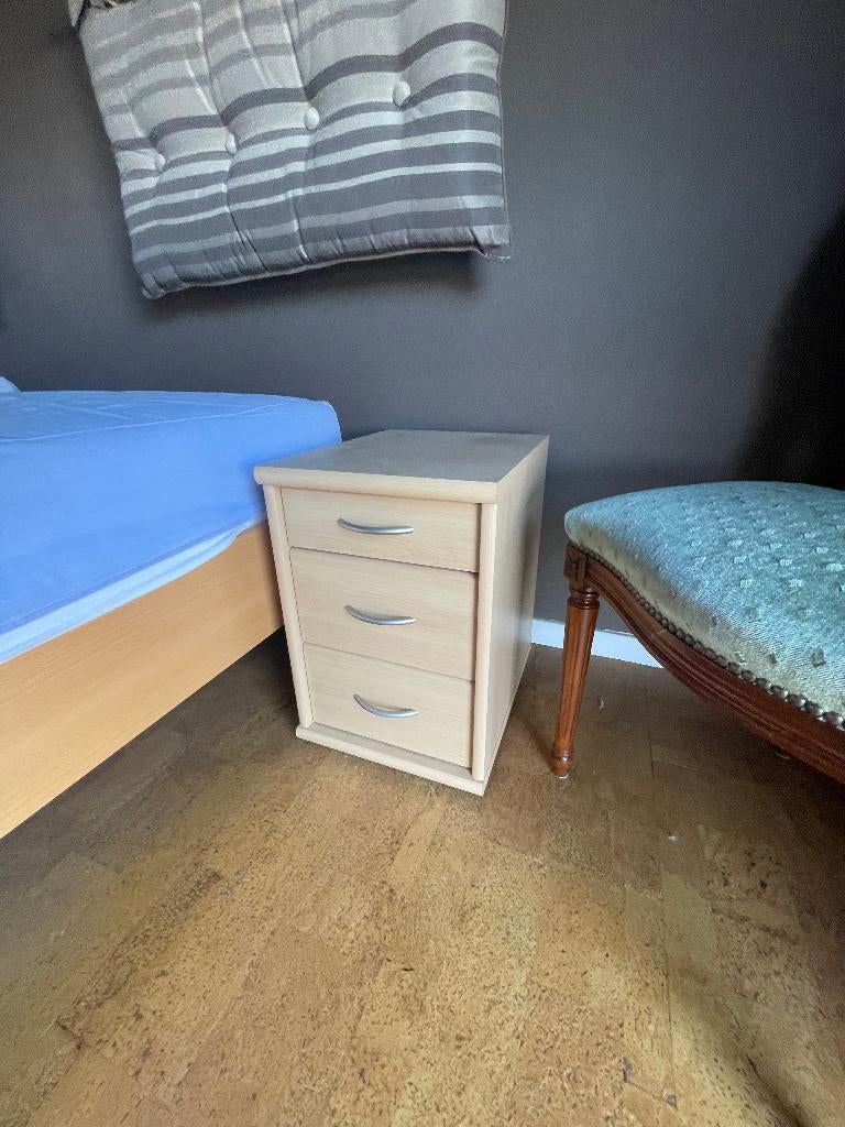 Nachtkastje, Huis en Inrichting, Ophalen, Minder dan 45 cm, Zo goed als nieuw, Minder dan 55 cm
