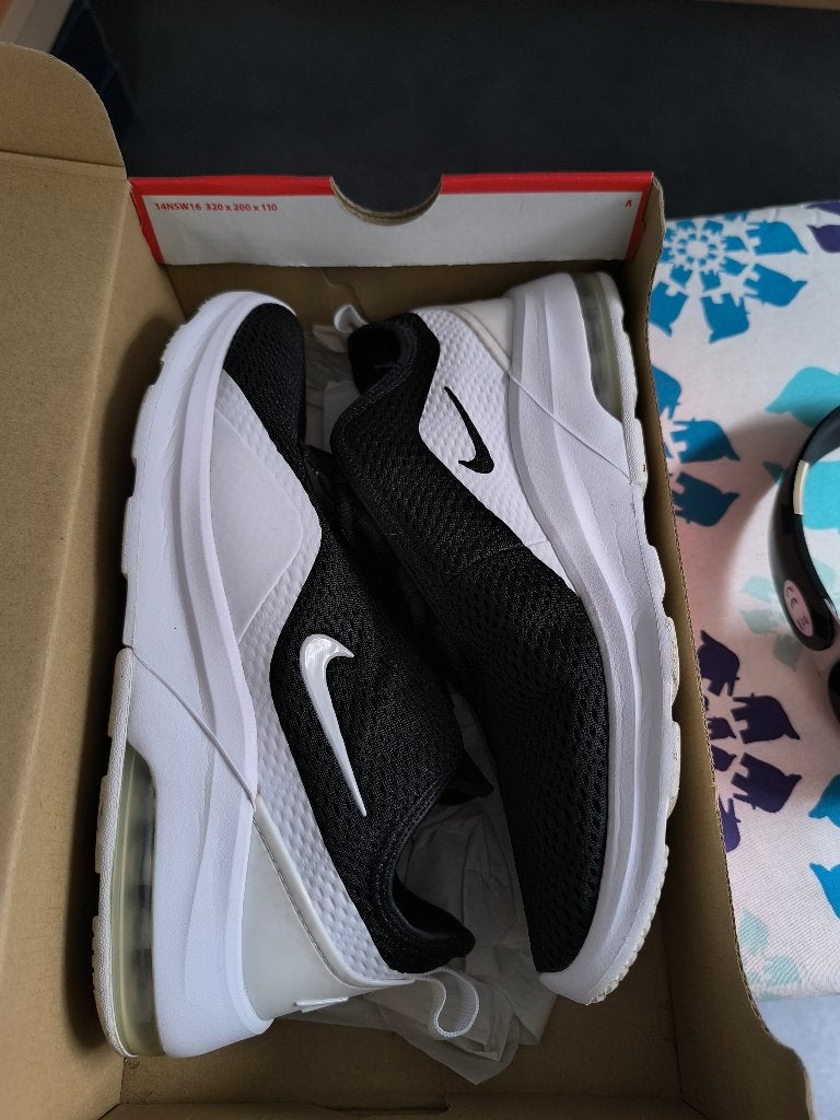 Nike air Max motion 2 taille 41 comme neuf authentique, Enlèvement, Comme neuf, Baskets