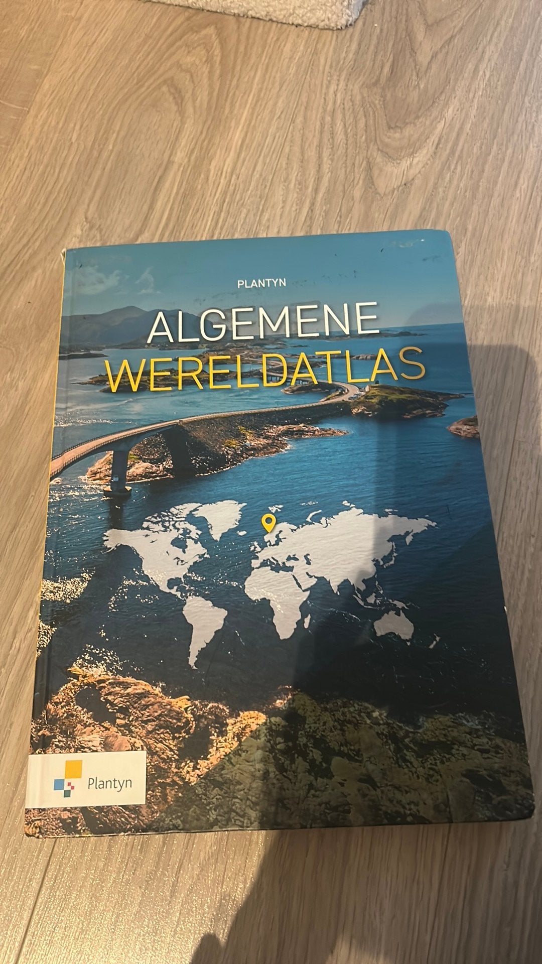 Livre atlas en néerlandais, Boeken, Atlassen en Landkaarten, Ophalen of Verzenden, Zo goed als nieuw