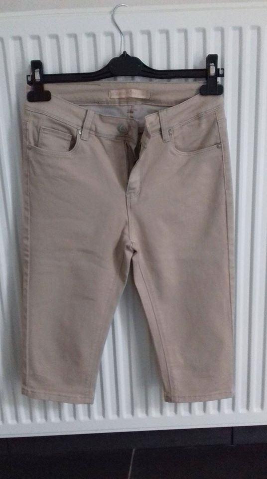 Nieuwe 3/4 broek, Kleding | Dames, Broeken en Pantalons, Beige, Nieuw, Driekwart, Ophalen