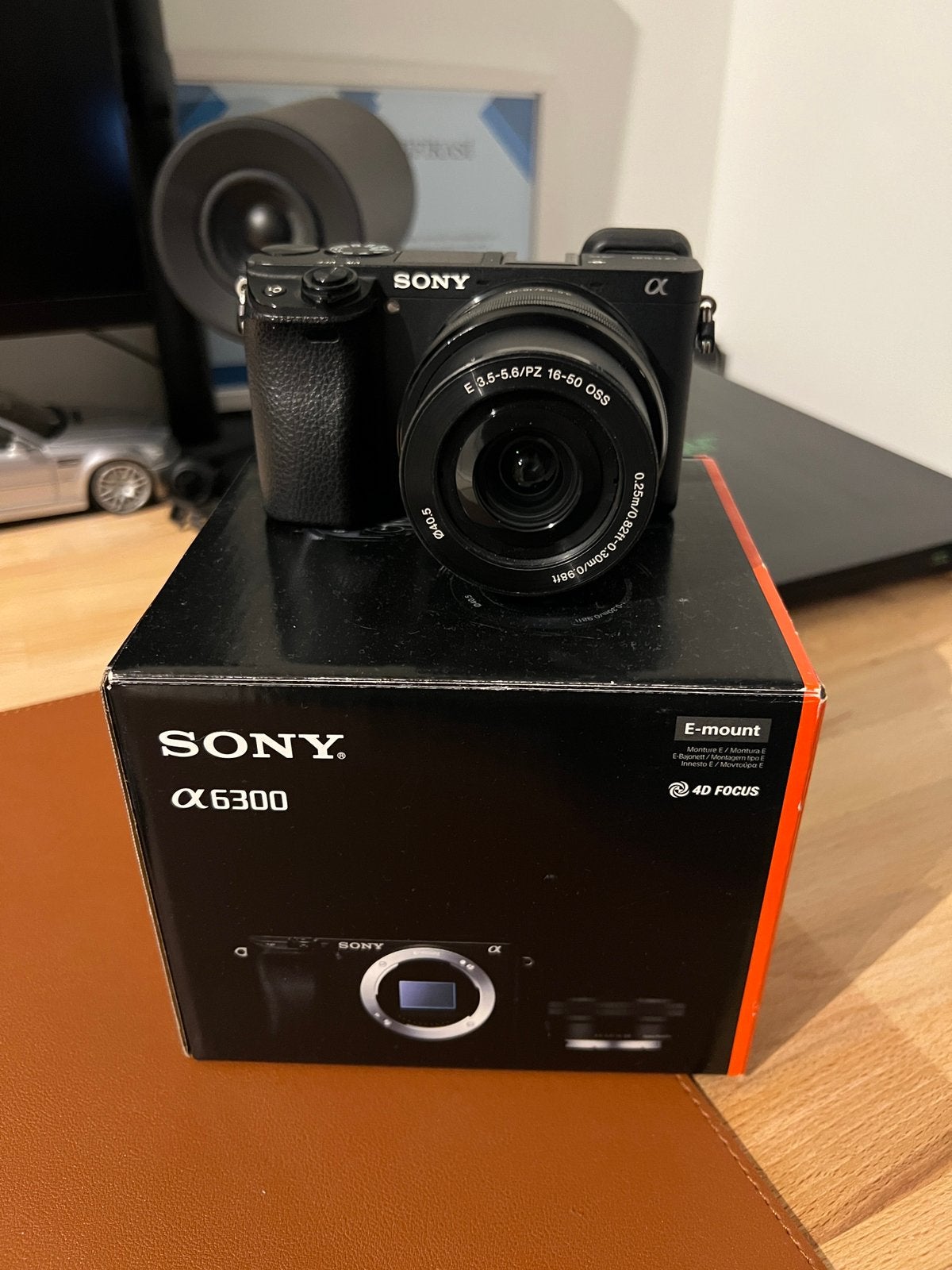 Sony A6300 + 16-50mm lens, TV, Hi-fi & Vidéo, Chargeur, Comme neuf, Enlèvement, Sony