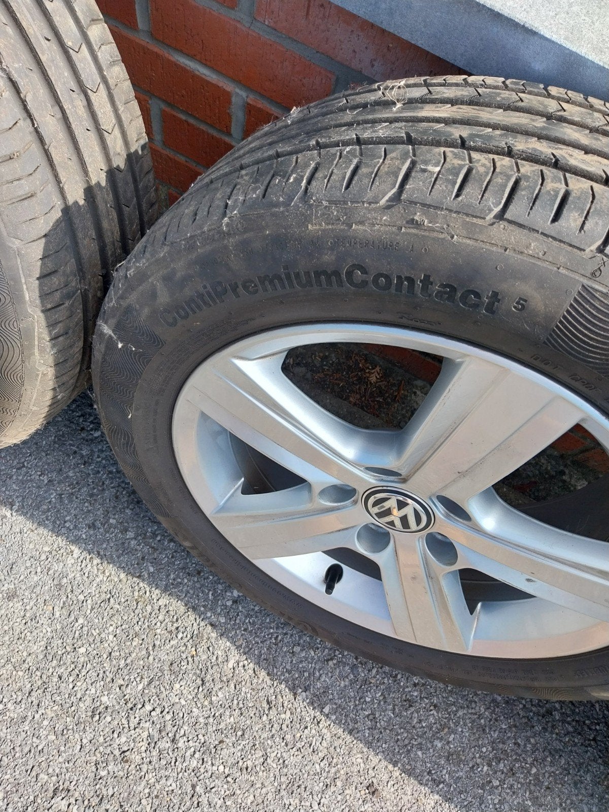 4 jantes avec pneus été servi 6 mois pour golf7 205/55R16V, Enlèvement, Pneus été, Pneu(s)