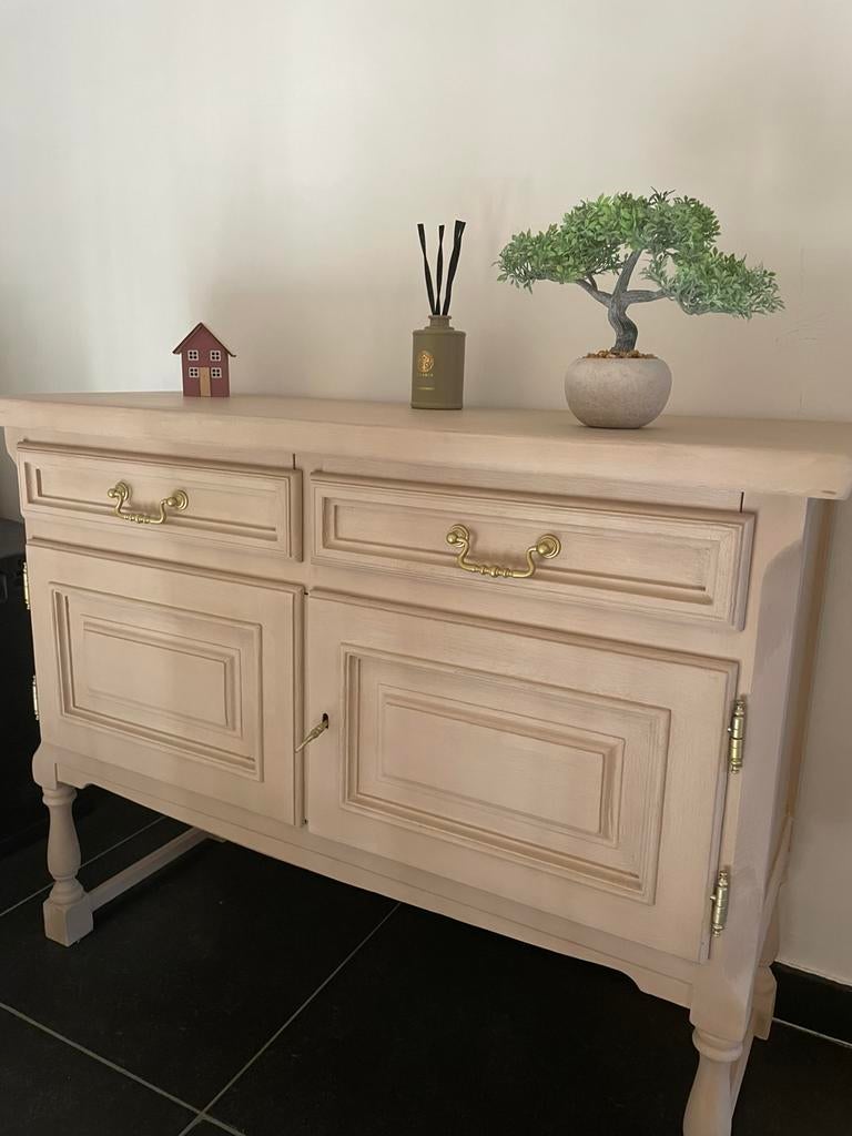 Trendy beige kastje met gouden accenten, Enlèvement, Comme neuf