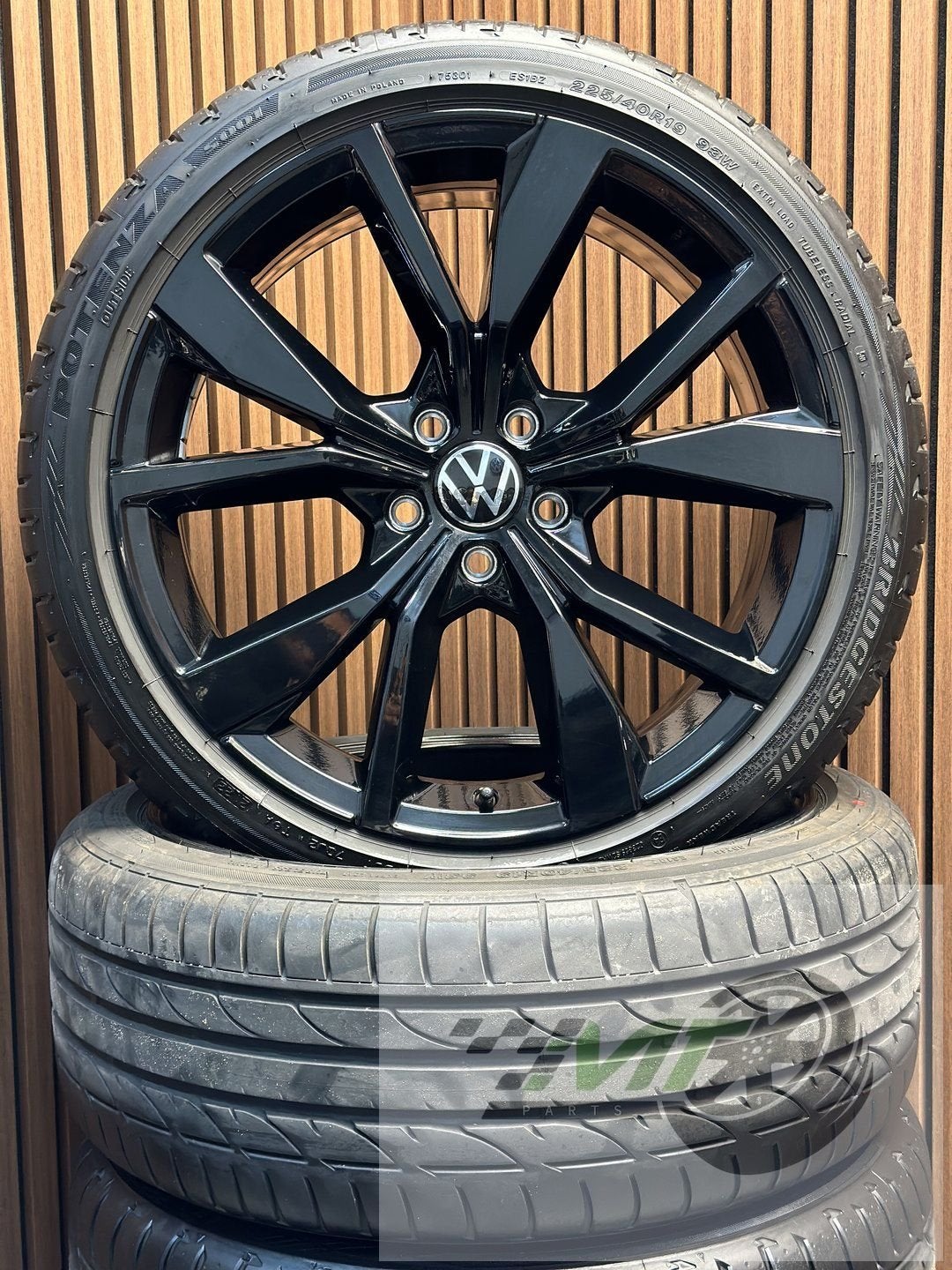 19 pouces Vw T Roc T-Roc Rline MISANO BLACK DEMO 2GA601025AL, Pneus et Jantes, -  kundenbetreuung@volkswagen.de, Enlèvement ou Envoi