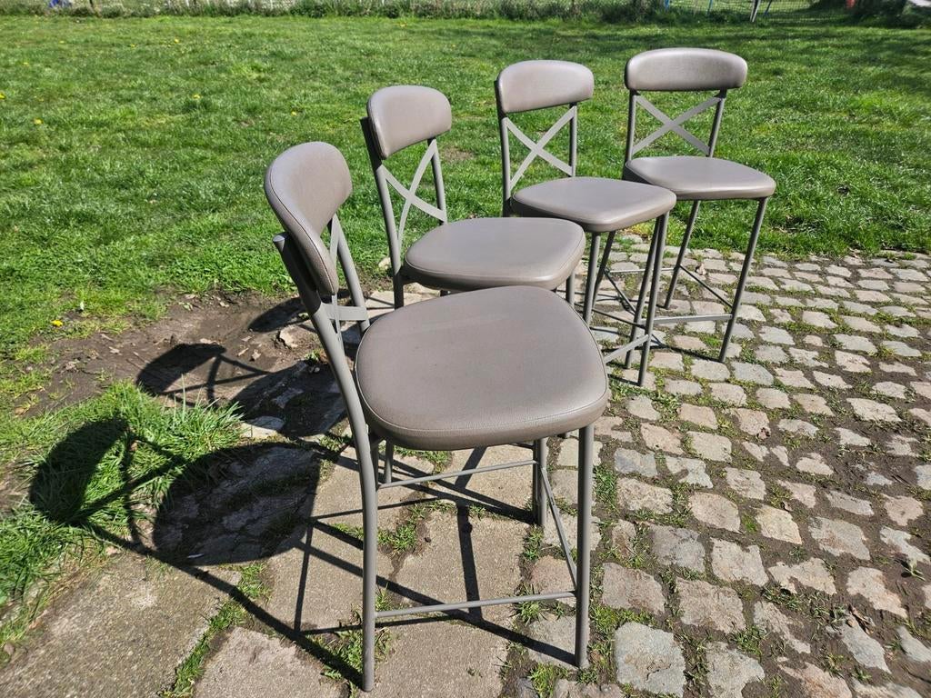 4 hoge stoelen voor keuken of dergelijke, Ophalen