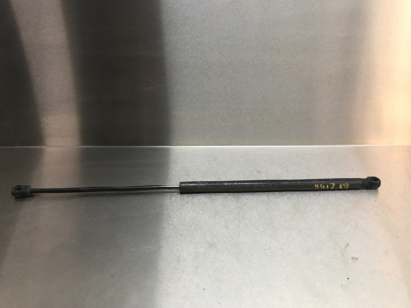 VERIN A GAZ ARRIÈRE DROIT Mitsubishi Colt (Z2 / Z3), Utilisé, Mitsubishi