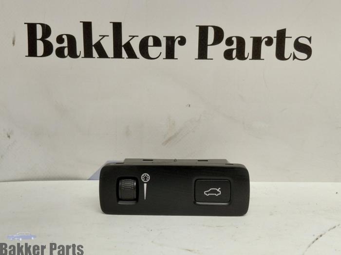 Schakelaar achterklep van een Volvo V60, Gebruikt, -, -, Volvo