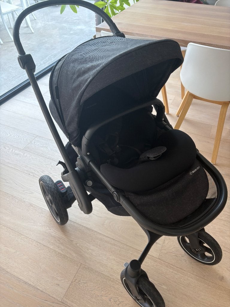 Wandelwagen Maxi-Cosi Nova met draagmand, Enfants & Bébés, Poussette combi, Voiture duo, Comme neuf, Enlèvement