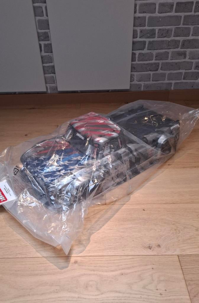 Arrma infraction 6s body. Gloednieuw, Hobby en Vrije tijd, Modelbouw | Radiografisch | Auto's, Verzenden, Nieuw, Onderdeel