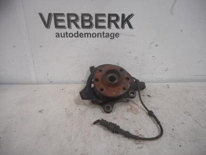 WIELNAAF RECHTS VOOR Opel Corsa C (F08 / 68), Bahnhofsplatz 65423 Rüsselsheim am Main, DE, Enlèvement ou Envoi, Opel, Opel Automobile GmbH