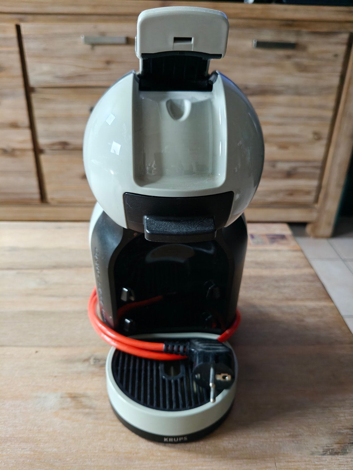 Dolce gusto, Elektronische apparatuur, Koffiezetapparaten, Ophalen, Gebruikt, Koffiepads en cups, Afneembaar waterreservoir