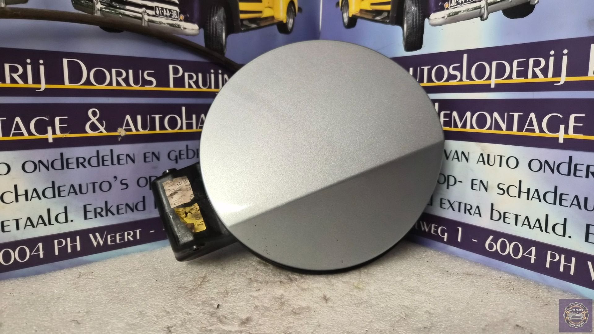 Golf 6 VI (5K1) Tank Klep Kleurcode LA7T grey, Gebruikt, Volkswagen, Volkswagen AG, Vw@volkswagen.de