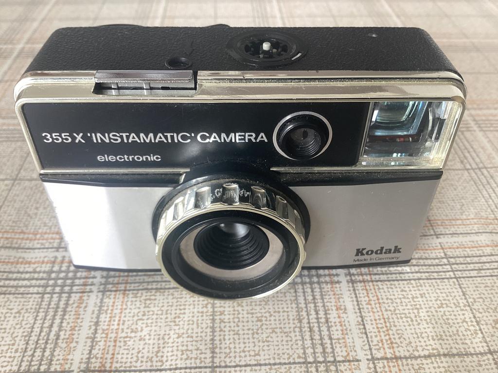 Fototoestel kodak, 355X ‘INSTAMATIC’ CAMERA electronic., Enlèvement ou Envoi, Utilisé, Kodak
