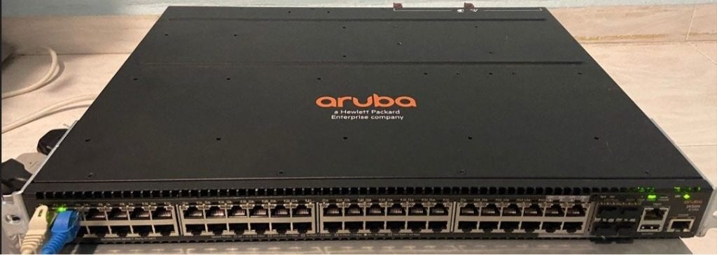 Aruba 2930M JL321A - prêt à l’emploi, Computers en Software, Netwerk switches, Ophalen of Verzenden, Gebruikt