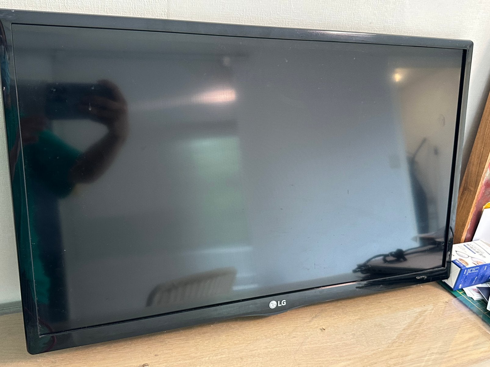 LG 28” TV / Monitor – 28MT48D-PZ – €35, Enlèvement, Comme neuf