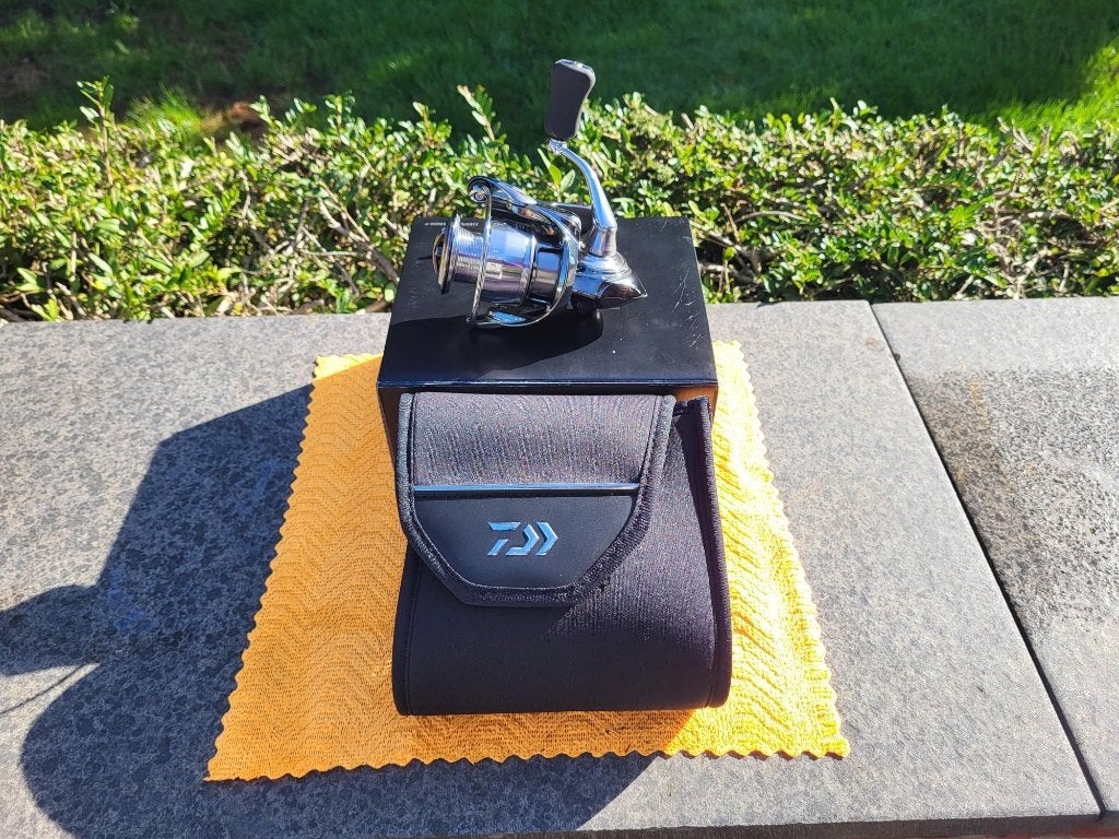 Daiwa Exist LT2000D-P, Enlèvement, Comme neuf, Moulinet