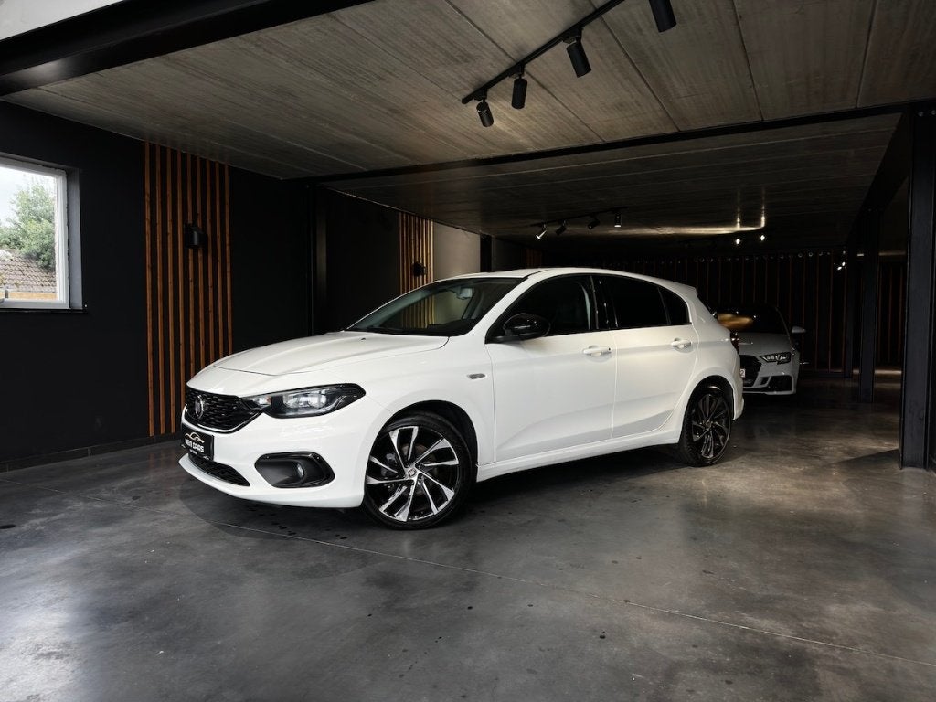 Fiat Tipo 1.4 Turbo | ACC | Carplay | Sensoren | ..., Voorwielaandrijving, 4 cilinders, Leder en Stof, Wit
