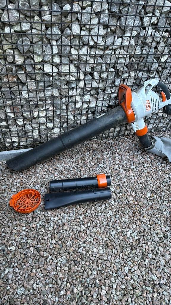 Stihl bladzuiger- en blazer type SHE 81, Électrique, Porté à la main, Avec fonction d'aspiration, Enlèvement