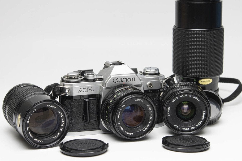 Canon AT1 met 4 objectieven, TV, Hi-fi & Vidéo, Photo | Lentilles & Objectifs, Enlèvement ou Envoi, Comme neuf, Zoom