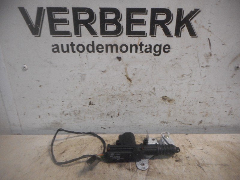 CENTRALE VERGRENDELING MOTOR ACHTERKLEP Ford StreetKa, Gebruikt, Henry-Ford-Straße  1
50735  Köln, DE, Ford-Werke GmbH, Kunden@ford.com