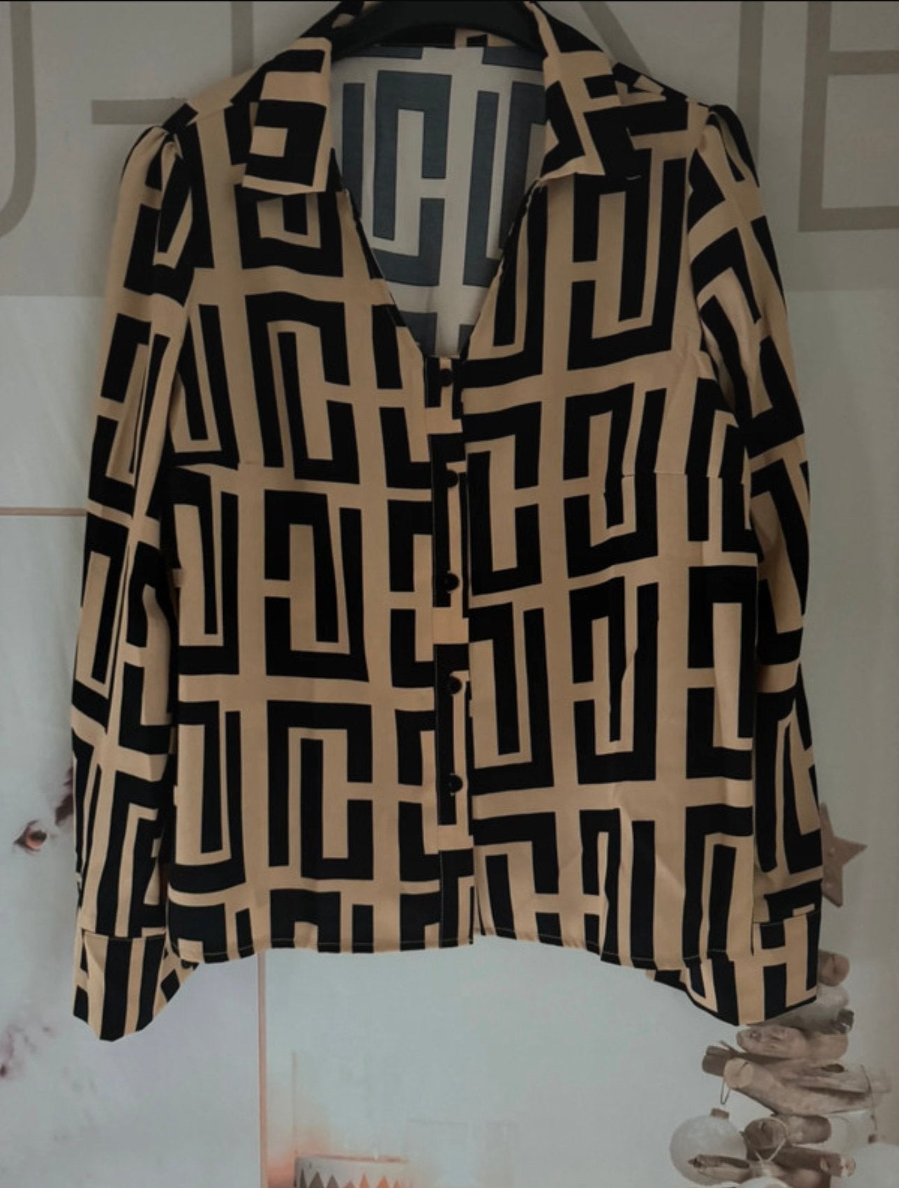 Damesbloes met leuke print, zonder kraag, Kleding | Dames, Ophalen of Verzenden, Nieuw, Maat 42/44 (L), Bruin