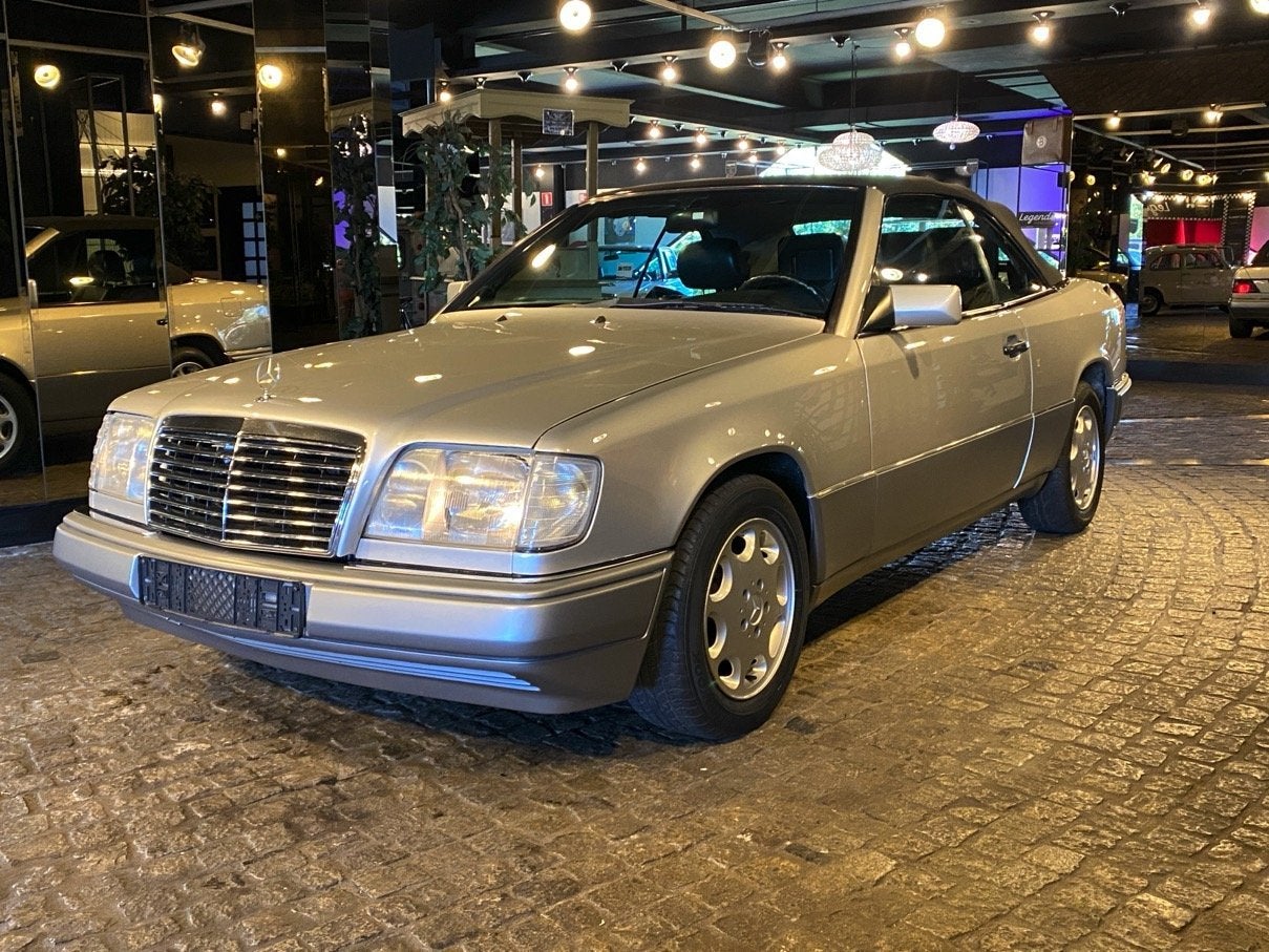 Mercedes-Benz E-Klasse 200 C124 Cabrio Automaat (bj 1995), Auto's, 1998 cc, Achterwielaandrijving, 136 pk, Bedrijf