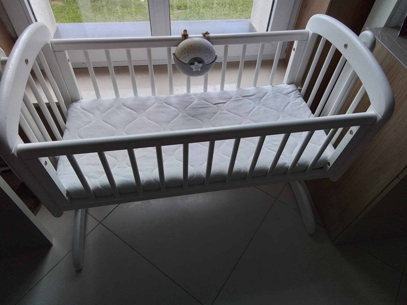 Baby wieg, Ophalen