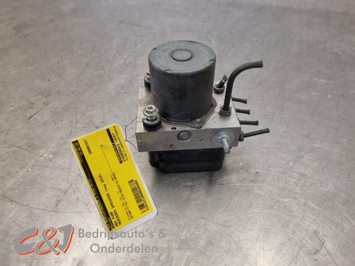 ABS Pomp van een Mercedes Sprinter, Gebruikt, -, -, Ophalen of Verzenden